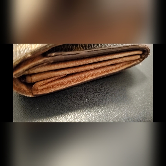 Authentic Vintage  Louis Vuitton Sarah small wallet - Picture 11 of 17